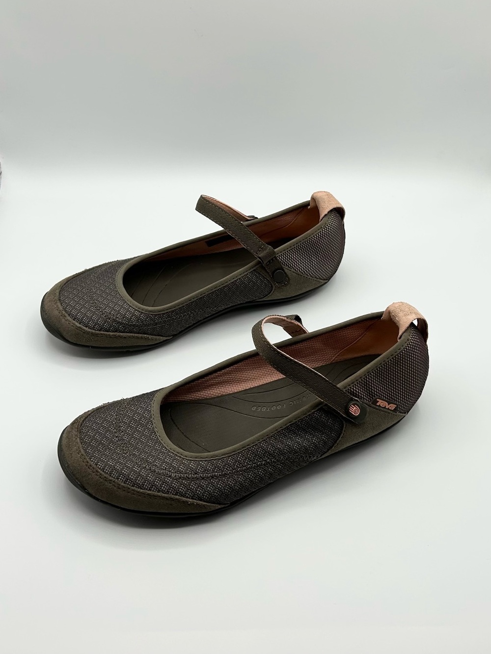 Teva Grey Pink Slip On Sandal Outdoor Activewear Women’s Size 8 - Picture 2 of 8
